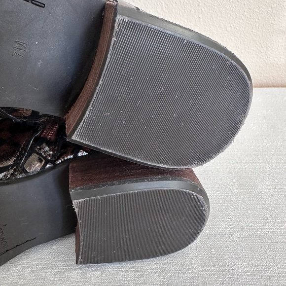 Donald J. Pliner Swift Brown Croc Embossed Leather Zip Ankle Booties Women’s 7M - Picture 14 of 15